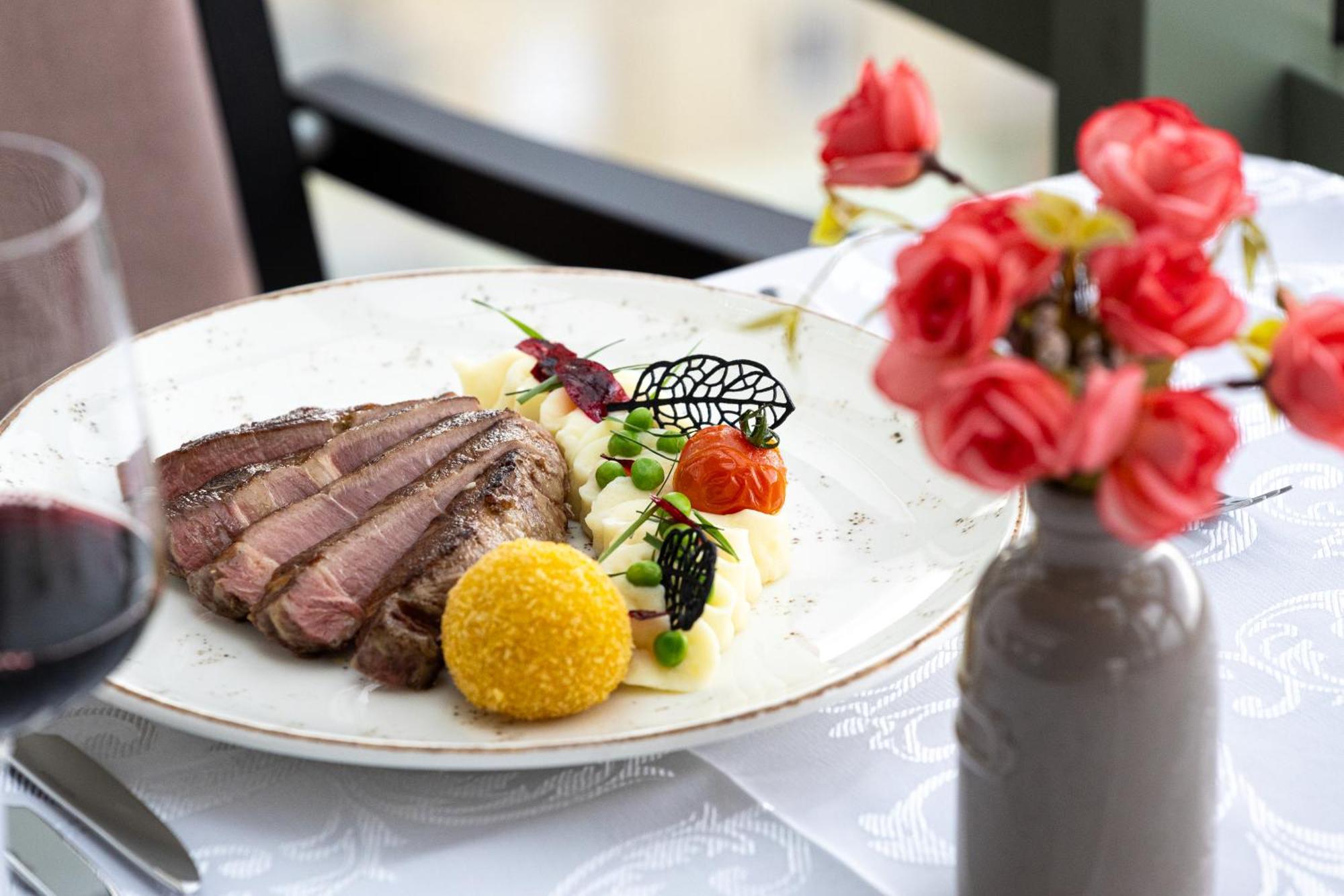Hotel Golden Tulip Ana Tower Sibiu Ngoại thất bức ảnh